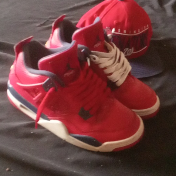 NIKE JORDAN 4 Retro red and touches of white&blue. - Picture 8 of 12